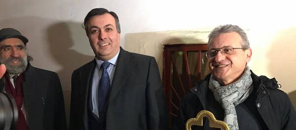 Ереванский государственный театр пантомимы получил здание. Армен Амирян и Жирайр Дадасян Ереванский государственный театр пантомимы получил здание. Армен Амирян и Жирайр Дадасян - Sputnik Արմենիա