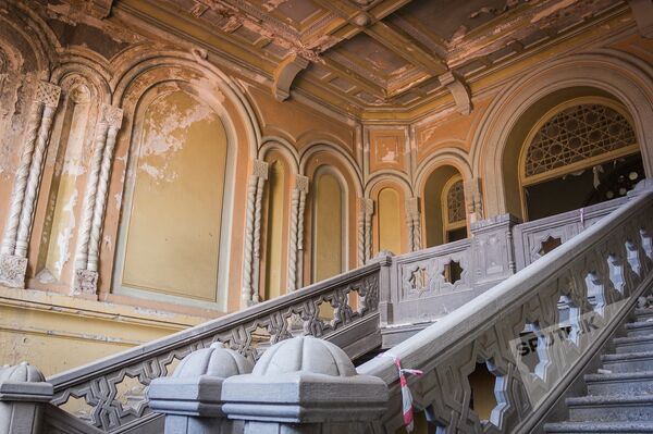 Внутреннее убранство здания Нерсесяновской духовной семинарии Внутреннее убранство здания Нерсесяновской духовной семинарии - Sputnik Արմենիա