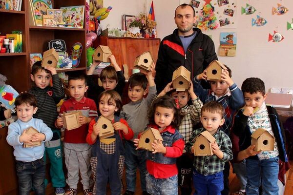 Детский сад на дому в Карабахе, основанный Леной и Полом Детский сад на дому в Карабахе, основанный Леной и Полом - Sputnik Армения