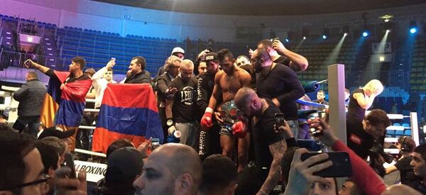 Бой Джорджио Петросяна с Артемом Пашпориным - Sputnik Армения