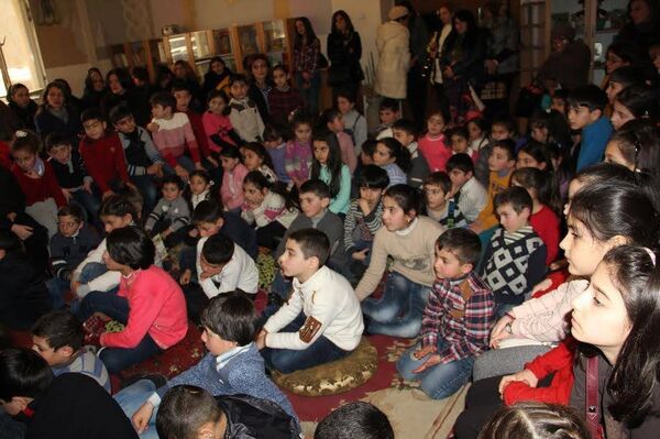 Գիրք նվիրելու օրը. «Կարդում են համալսարանականները» Գիրք նվիրելու օրը. «Կարդում են համալսարանականները» - Sputnik Արմենիա