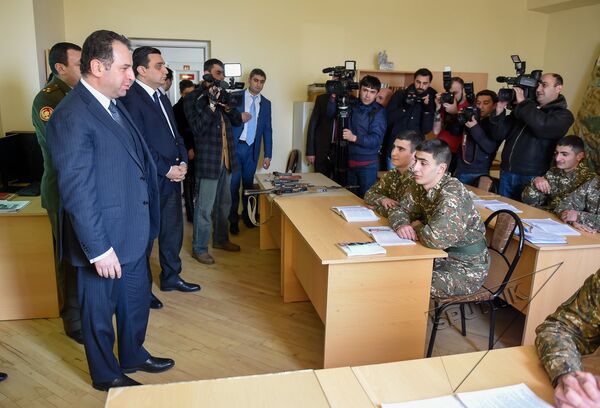 Виген Саргсян посетил Медицинский университет имени Мх.Гераци  - Sputnik Արմենիա