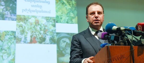 Виген Саргсян посетил Медицинский университет имени Мх.Гераци  - Sputnik Արմենիա