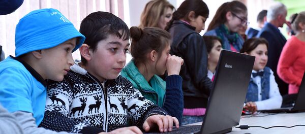 Лаборатория роботики Армат в комнате СМАРТ в школе села Кариндж - Sputnik Армения