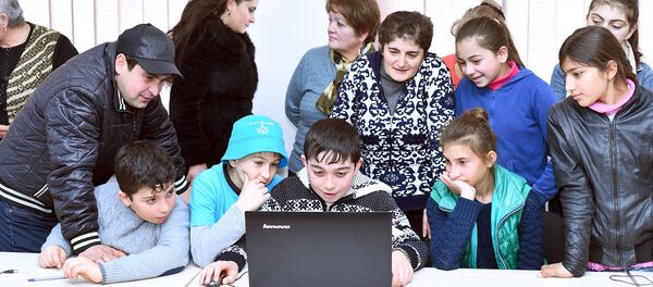 Лаборатория роботики Армат в комнате СМАРТ в школе села Кариндж Лаборатория роботики Армат в комнате СМАРТ в школе села Кариндж - Sputnik Армения