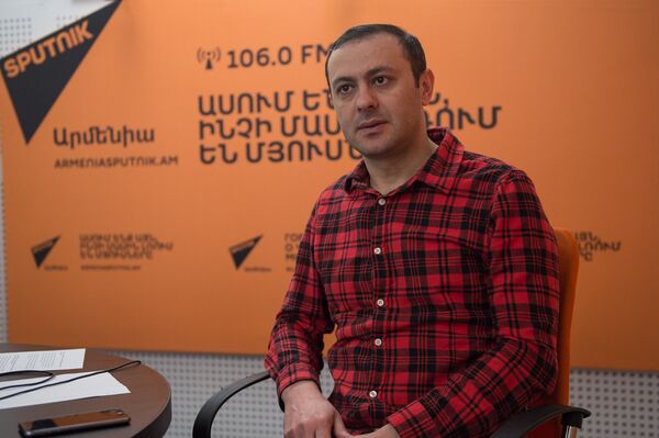 Армен Григорян в гостях у радио Sputnik Армения Армен Григорян в гостях у радио Sputnik Армения - Sputnik Армения