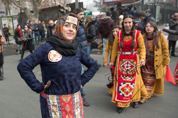 Этот праздник - аналог русской Масленицы и европейского карнавала. - Sputnik Армения