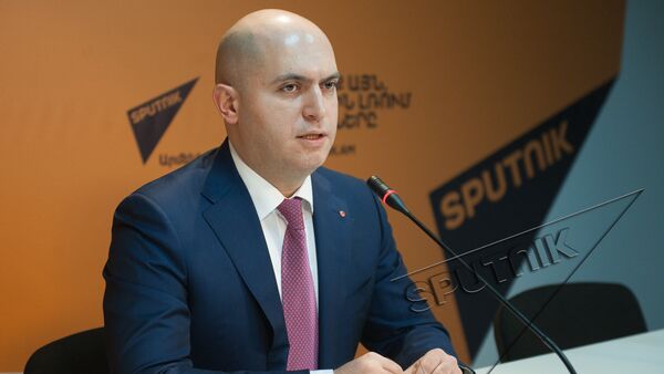 Армен Ашотян - Sputnik Արմենիա