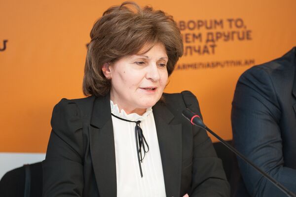 Аделина Кочарян. П/к на тему открытия выставки Образование XXI век  - Sputnik Армения