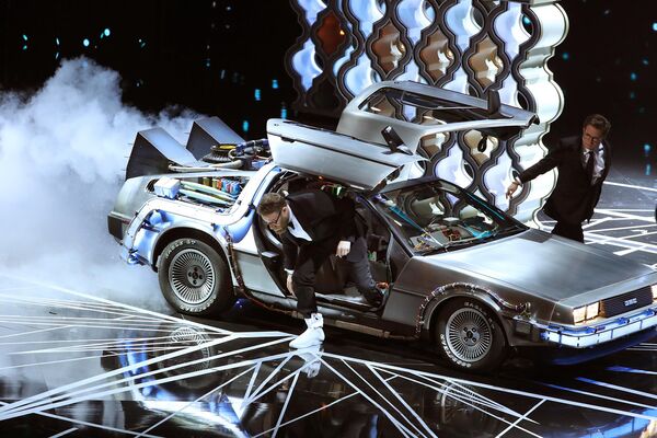 Сет Роген и Майкл Джей Фокс вышли на сцену в машине DeLorean. 89-ая ежегодная церемония вручения кинопремии Оскар - Sputnik Армения