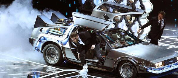 Сет Роген и Майкл Джей Фокс вышли на сцену в машине DeLorean. 89-ая ежегодная церемония вручения кинопремии Оскар Сет Роген и Майкл Джей Фокс вышли на сцену в машине DeLorean. 89-ая ежегодная церемония вручения кинопремии Оскар - Sputnik Արմենիա