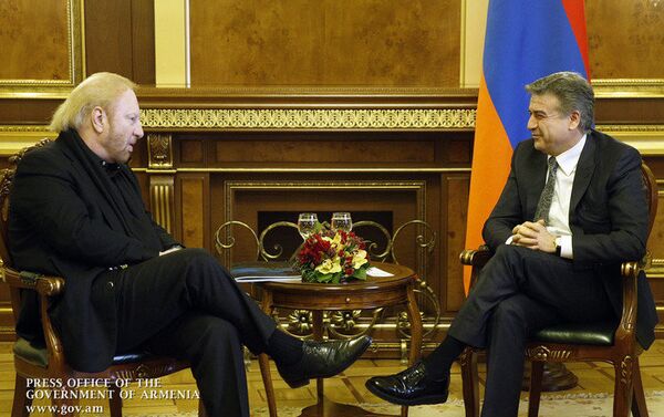Глава Associated Television International Дэвид Маккензи на встрече с Кареном Карапетяном - Sputnik Армения