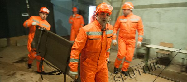 Учебная тренировка МЧС Армении: Организация защиты студентов и сотрудников в случае внезапного нападения противника Учебная тренировка МЧС Армении: Организация защиты студентов и сотрудников в случае внезапного нападения противника - Sputnik Армения