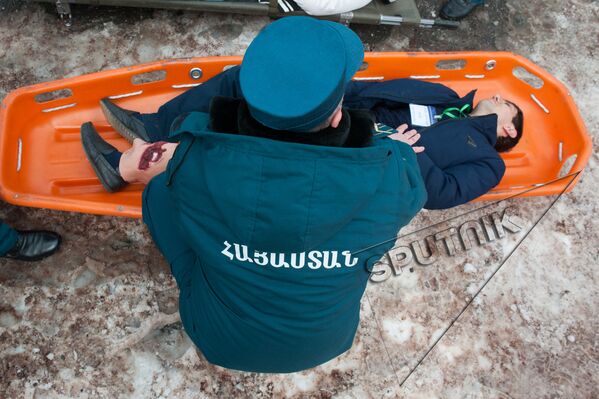 Спасатели оперативно и качественно оказывали помощь пострадавшим. - Sputnik Армения