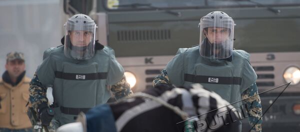 Учебная тренировка МЧС Армении: Организация защиты студентов и сотрудников в случае внезапного нападения противника Учебная тренировка МЧС Армении: Организация защиты студентов и сотрудников в случае внезапного нападения противника - Sputnik Армения