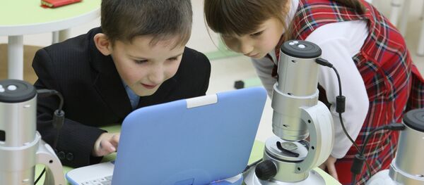 Дети за компьютером - Sputnik Армения