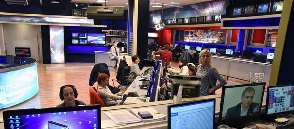 Журналисты работают в ньюсруме телекомпании Рустави 2 - Sputnik Արմենիա