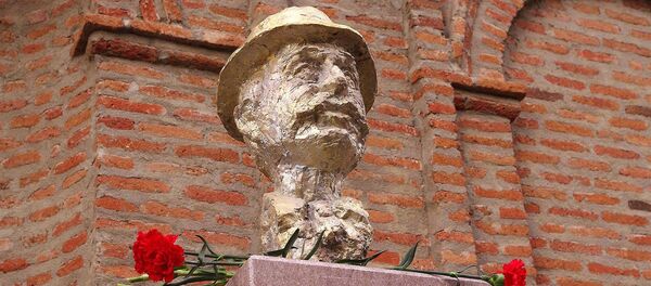 Памятник тифлисскому меценату Александру Манташеву Памятник тифлисскому меценату Александру Манташеву - Sputnik Արմենիա