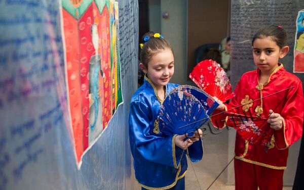 Выставка Китайские басни: рисуют армянские дети в Национальной детской библиотеке имени Хнко-Апера, организованная совместно с посольством КНР - Sputnik Армения