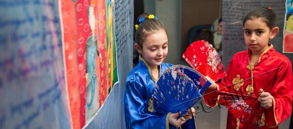 Выставка Китайские басни: рисуют армянские дети в Национальной детской библиотеке имени Хнко-Апера, организованная совместно с посольством КНР - Sputnik Армения