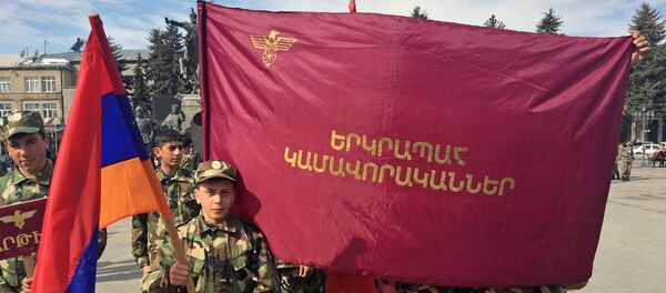 Церемония принесения присяги юными добровольцами Союза Еркрапа в Гюмри  - Sputnik Արմենիա