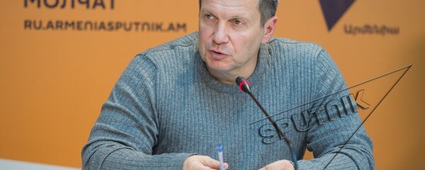 Владимир Соловьев в пресс-центре Sputnik Армения Владимир Соловьев в пресс-центре Sputnik Армения - Sputnik Արմենիա