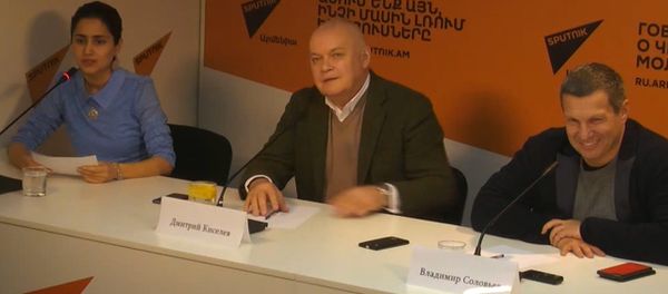 Киселев и Соловьев комментируют поставки российского оружия Азербайджану - Sputnik Армения