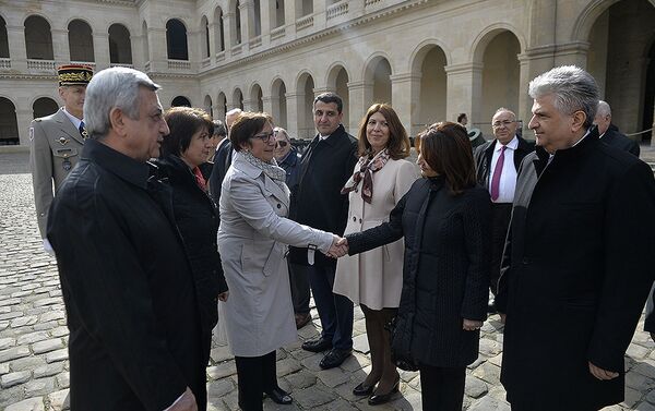 Президент Серж Саргсян по приглашению Президента Французской Республики Франсуа Олланда с официальным визитом прибыл во Францию - Sputnik Армения