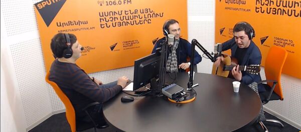 Հայկ Պետրոսյանն իր երաժշտական կատարմամբ Sputnik Արմենիայի եթերում շնորհավորել է կանանց Մարտի 8-ը - Sputnik Արմենիա