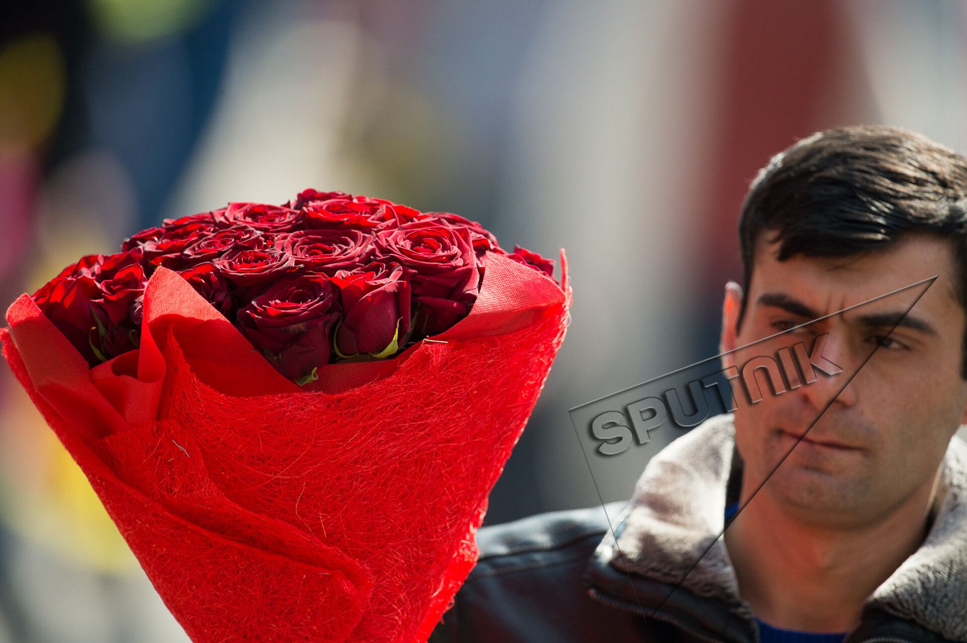 Как признаться девушке в чувствах с помощью букета на 8 марта? - Sputnik Армения, 1920, 07.03.2021