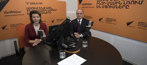 Вероника Крашенинникова и Сейран Оганян в гостях у радио Sputnik Армения - Sputnik Армения