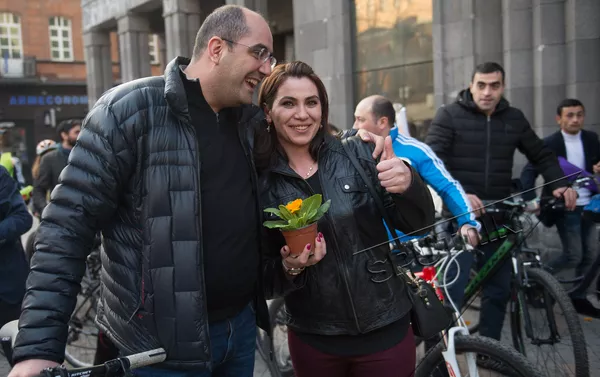 Акция Велосипедное 8 марта в Ереване. Грачья Ростомян Акция Велосипедное 8 марта в Ереване. Грачья Ростомян - Sputnik Армения