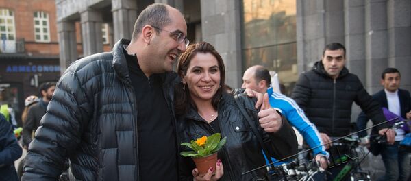 Акция Велосипедное 8 марта в Ереване. Грачья Ростомян - Sputnik Արմենիա