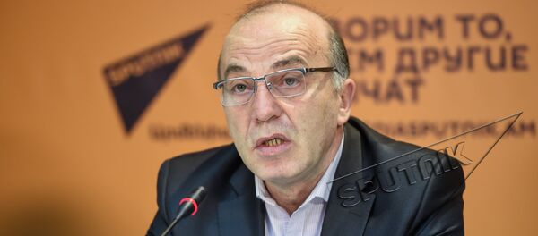 Татул Манасерян в пресс-центре Sputnik Армения Татул Манасерян в пресс-центре Sputnik Армения - Sputnik Արմենիա