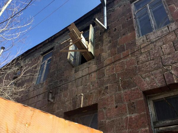 Здание бывшего ресторана Джраарс в Гюмри Здание бывшего ресторана Джраарс в Гюмри - Sputnik Армения