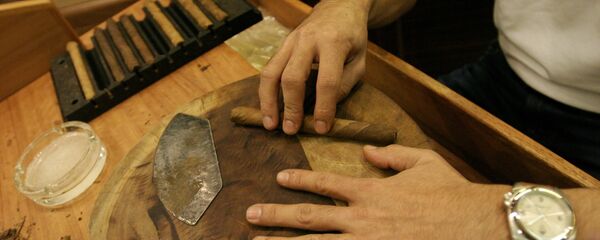 Ручное изготовление сигары - Sputnik Армения