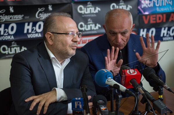 Лева Хачатрян и Баграт Есаян - Sputnik Армения