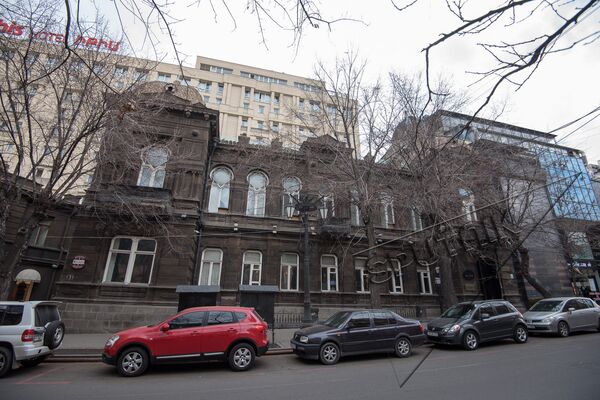 Улица Абовяна 3, здание АОКС-а. Старый Ереван Улица Абовяна 3, здание АОКС-а. Старый Ереван - Sputnik Արմենիա