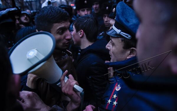 Акция протеста в Ереване в память об Артуре Саркисяне - Sputnik Армения