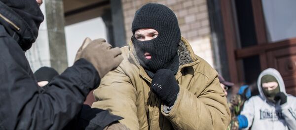 Тренировка по рукопашному бою бойцов в палаточном лагере на площади Независимости в Киеве, архивное фото Тренировка по рукопашному бою бойцов в палаточном лагере на площади Независимости в Киеве, архивное фото - Sputnik Армения