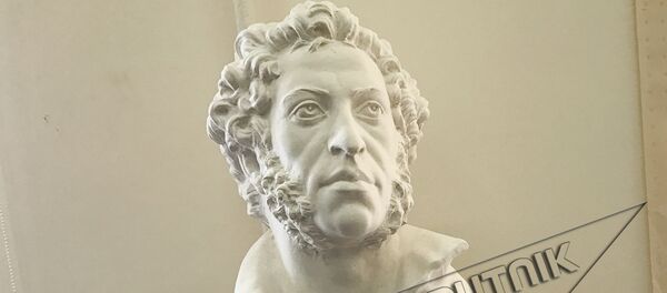 Бюст Александра Пушкина Бюст Александра Пушкина - Sputnik Армения