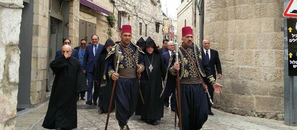 Армянская процессия отправилась на открытие отреставрированной гробницы Иисуса Христа Армянская процессия отправилась на открытие отреставрированной гробницы Иисуса Христа - Sputnik Армения