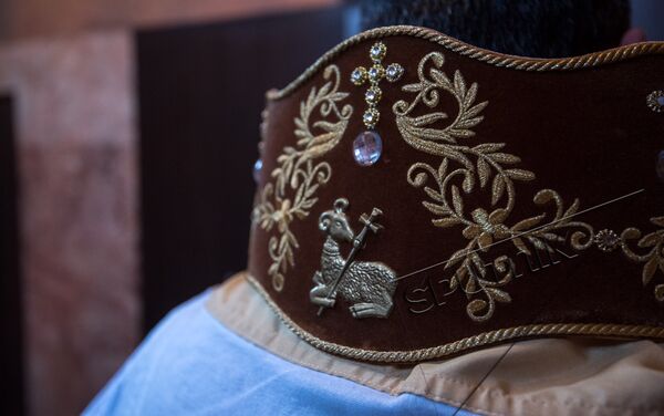 Детали одежды армянских священнослужителей - Sputnik Армения