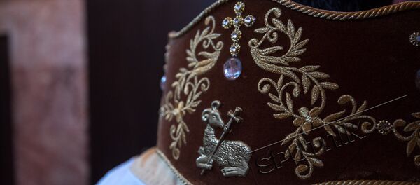 Детали одежды армянских священнослужителей Детали одежды армянских священнослужителей - Sputnik Армения