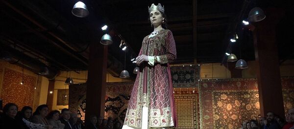 Նկարիչ-դիզայներ Լիլիթ Մելիքյանը պատմում է հայկական տարազի առանձնահատկությունների մասին Նկարիչ-դիզայներ Լիլիթ Մելիքյանը պատմում է հայկական տարազի առանձնահատկությունների մասին - Sputnik Արմենիա