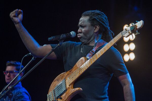 Мультиинструменталист и вокалист из США Ричард Бона Мультиинструменталист и вокалист из США Ричард Бона - Sputnik Արմենիա