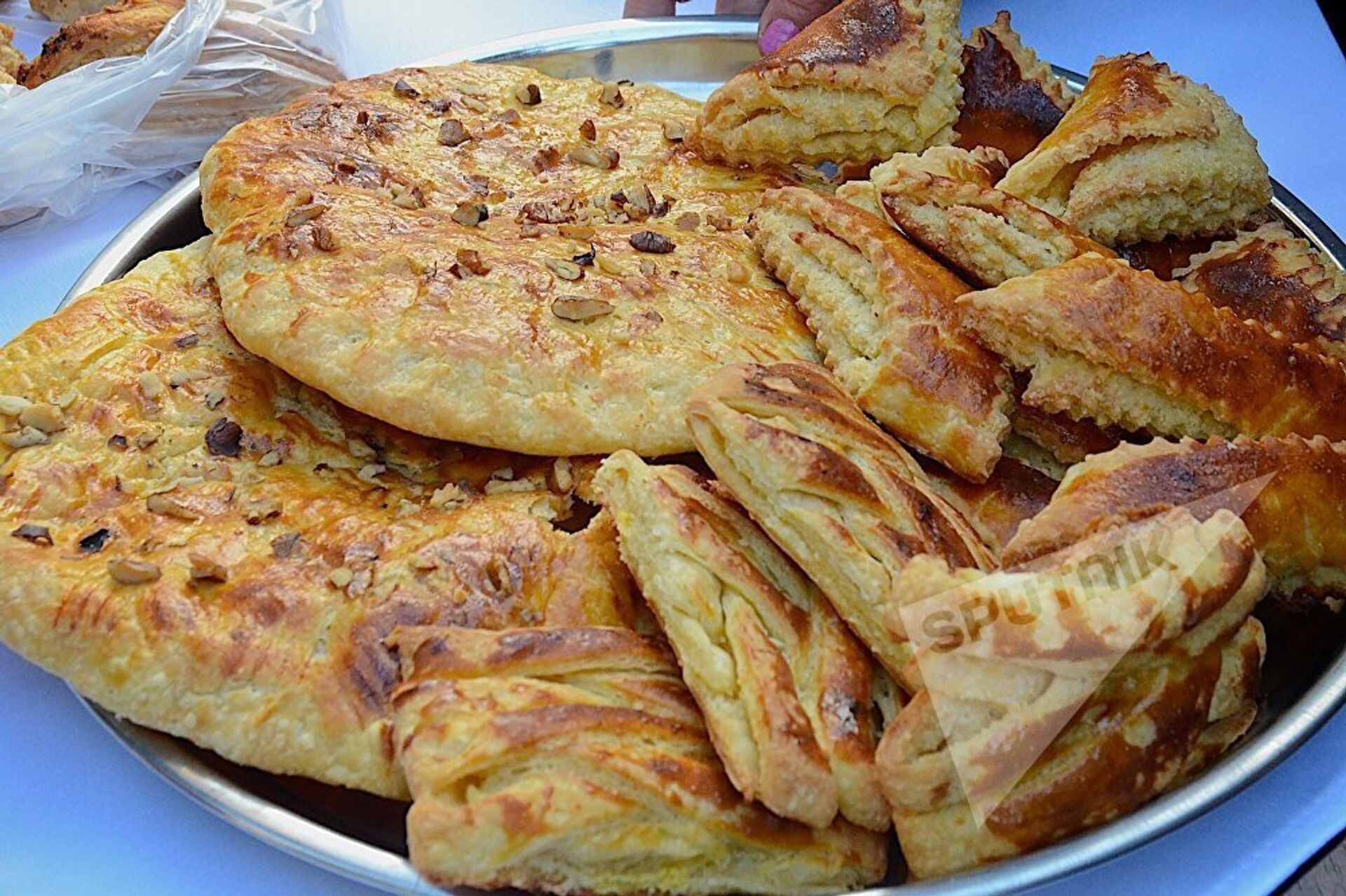 Гата - национальное армянское блюдо, представляющее из себя сладкие слоеные пирожки и лепешки - Sputnik Армения, 1920, 05.01.2022