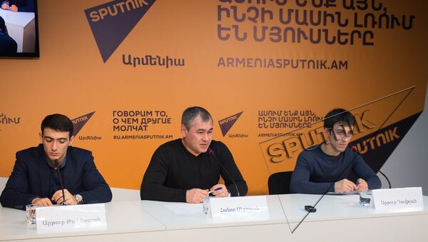 Артур Товмасян, Акоп Серобян и Артур Давтян - Sputnik Армения