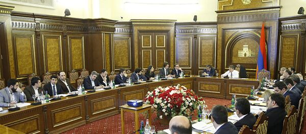 Премьер-министр Карен Карапетян выслушал предложения компании Deloitte & Touche в сфере ИТ Премьер-министр Карен Карапетян выслушал предложения компании Deloitte & Touche в сфере ИТ - Sputnik Արմենիա