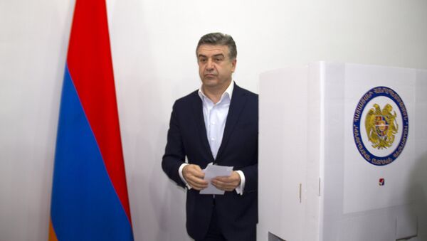 Карен Карапетян голосует на выборах в НС РА - Sputnik Армения